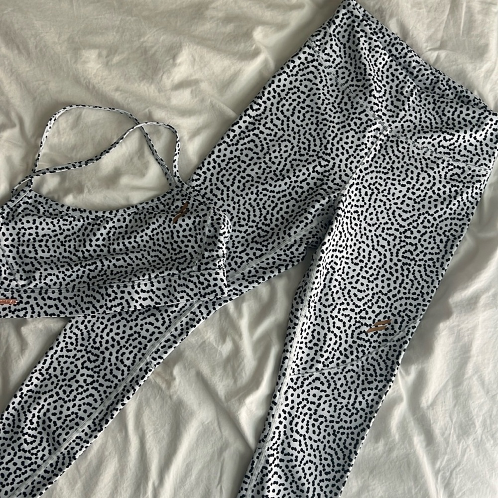 DoYouEven Sports Bra + Leggings Set (S)